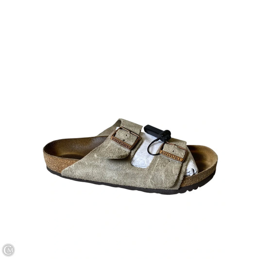 Sandals Flats By Birkenstock In Beige, Size: 10
