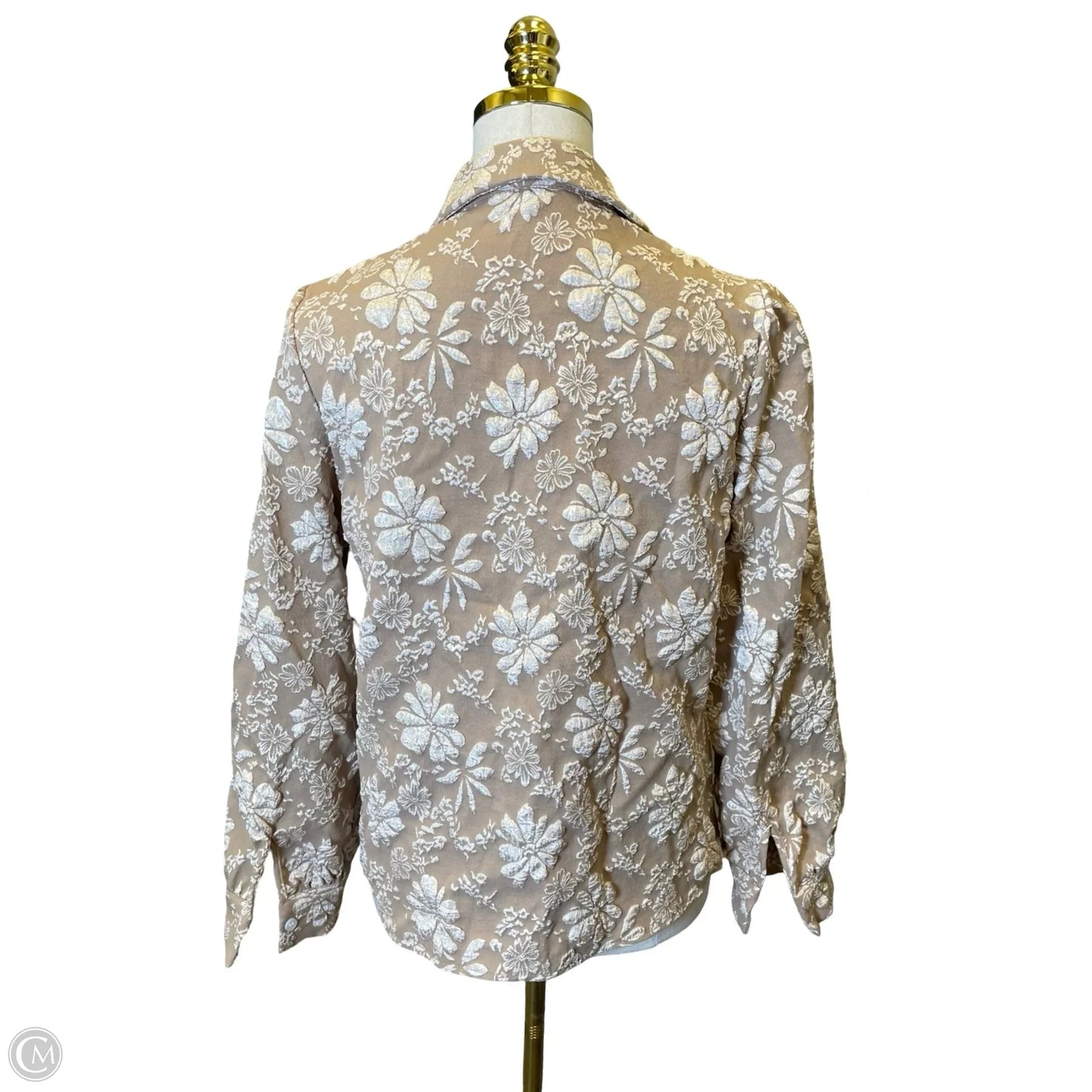 Top Long Sleeve By Clothes Mentor In Cream & Tan, Size: M