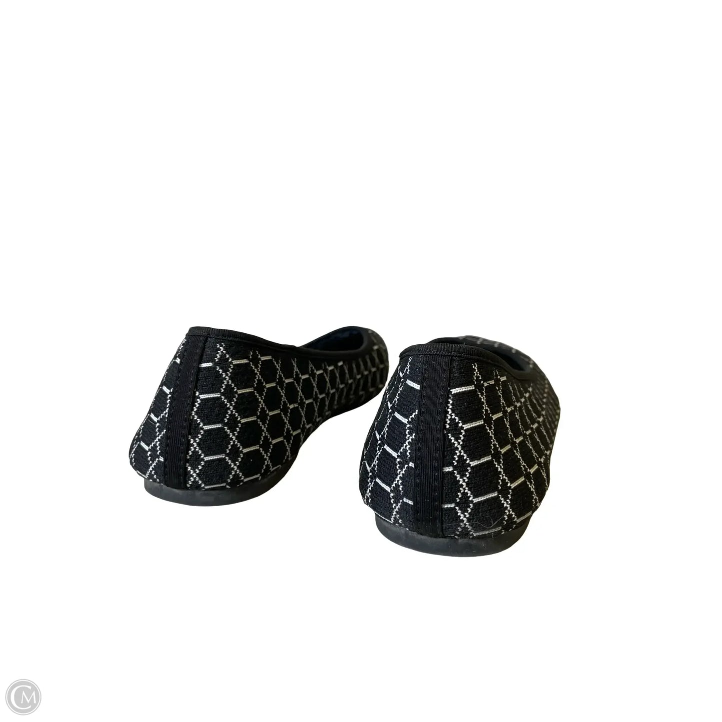 Shoes Flats By Skechers In Black & White, Size: 10