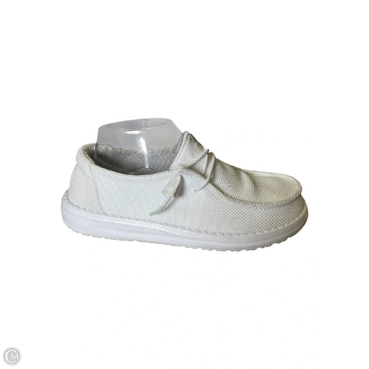 Shoes Flats By Hey Dude In White, Size: 6