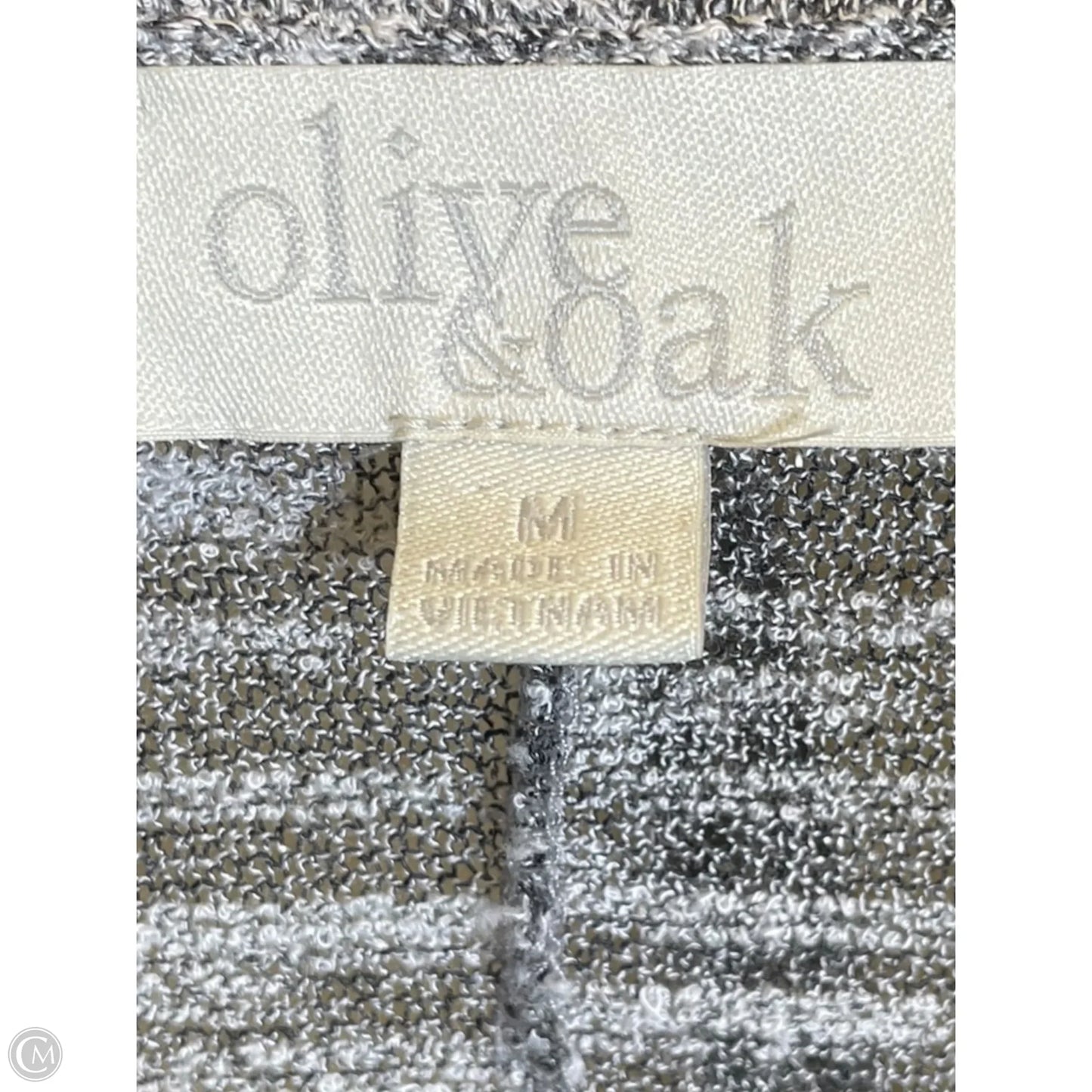 Top Long Sleeve By Olive And Oak In Grey, Size: M