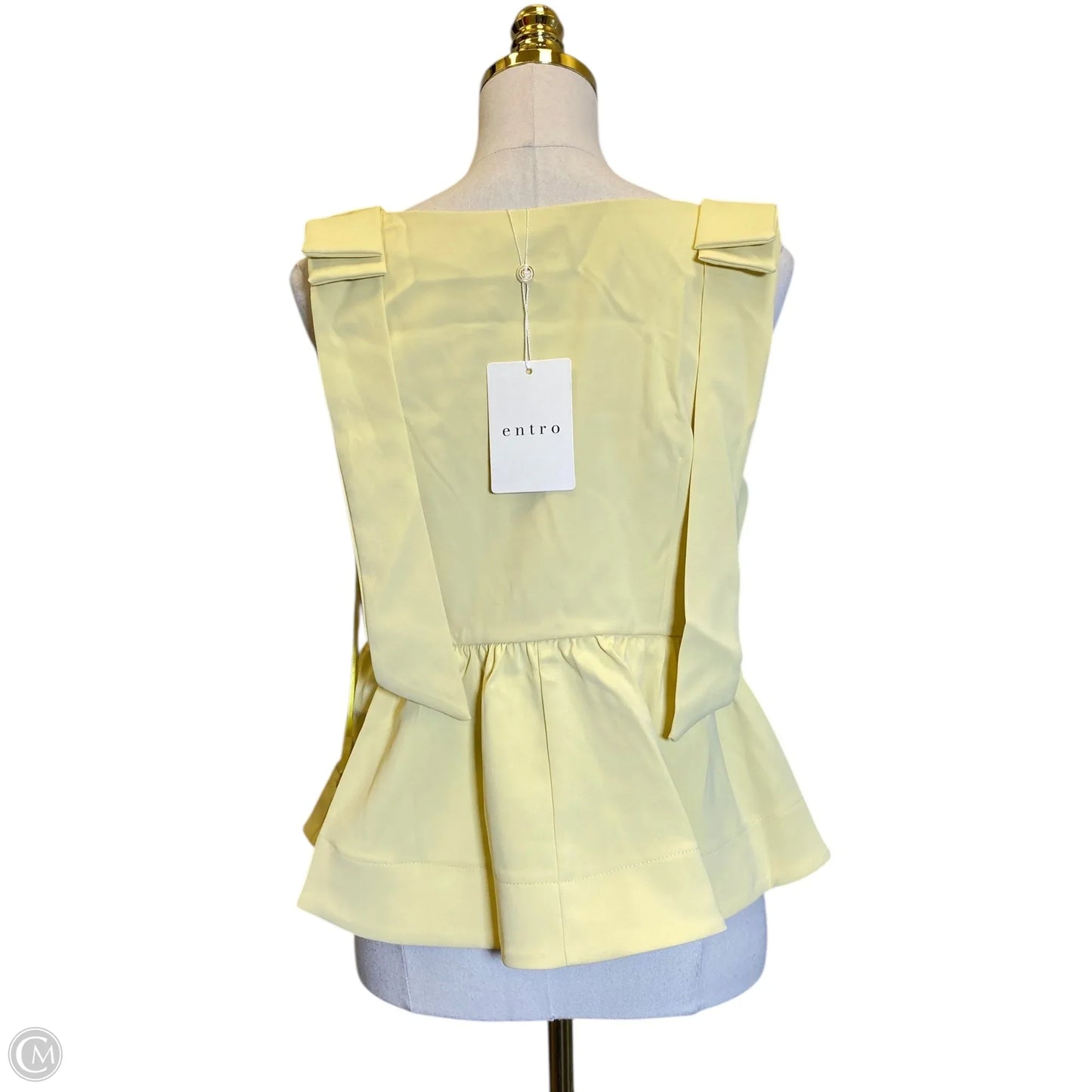Top Short Sleeve By Entro In Yellow, Size: M