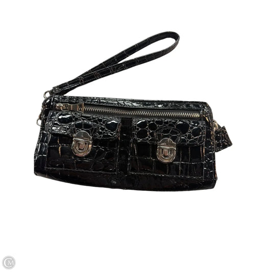 Wristlet By Clothes Mentor, Size: Medium