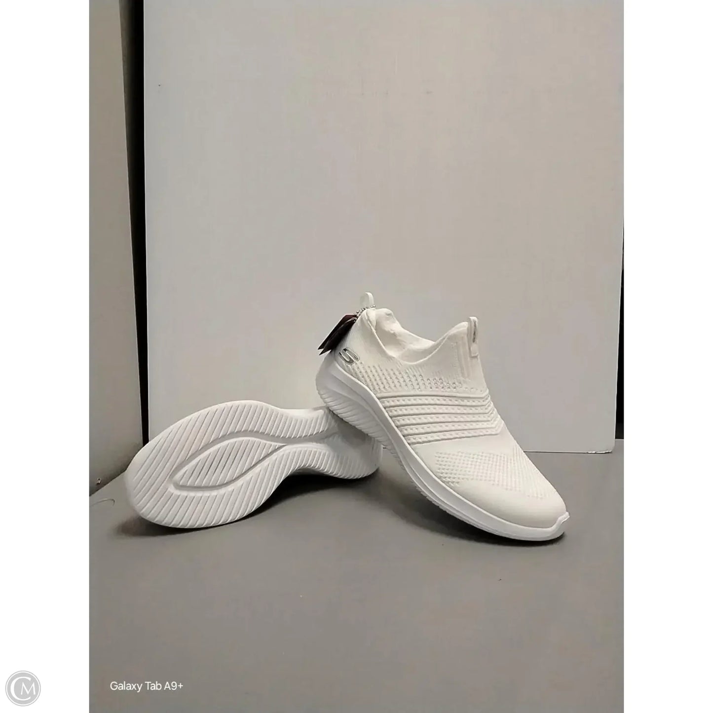 Shoes Athletic By Skechers In White, Size: 11