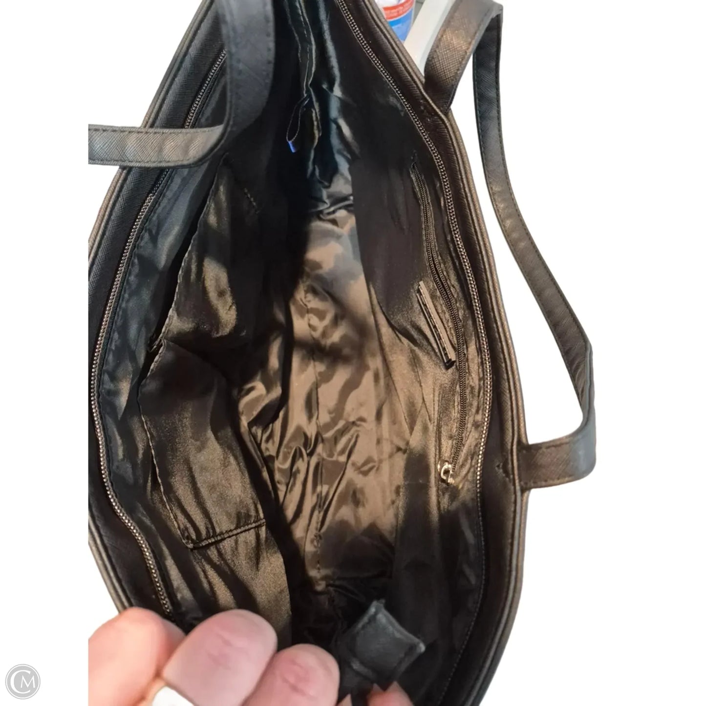 Handbag By Tahari, Size: Large