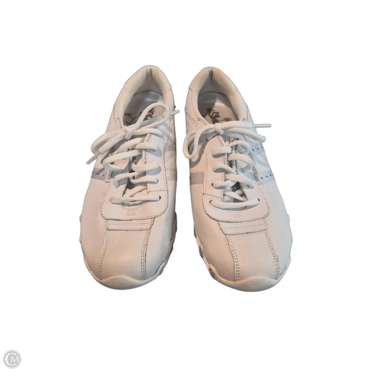 Shoes Sneakers By Skechers In White, Size: 9