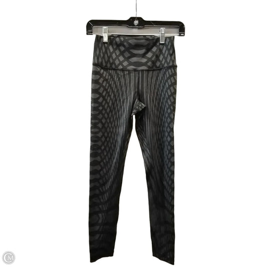 Athletic Leggings By Alo In Black & Grey, Size: S