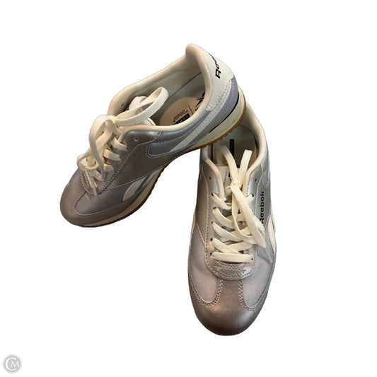 Shoes Sneakers By Reebok In Silver & White, Size: 7