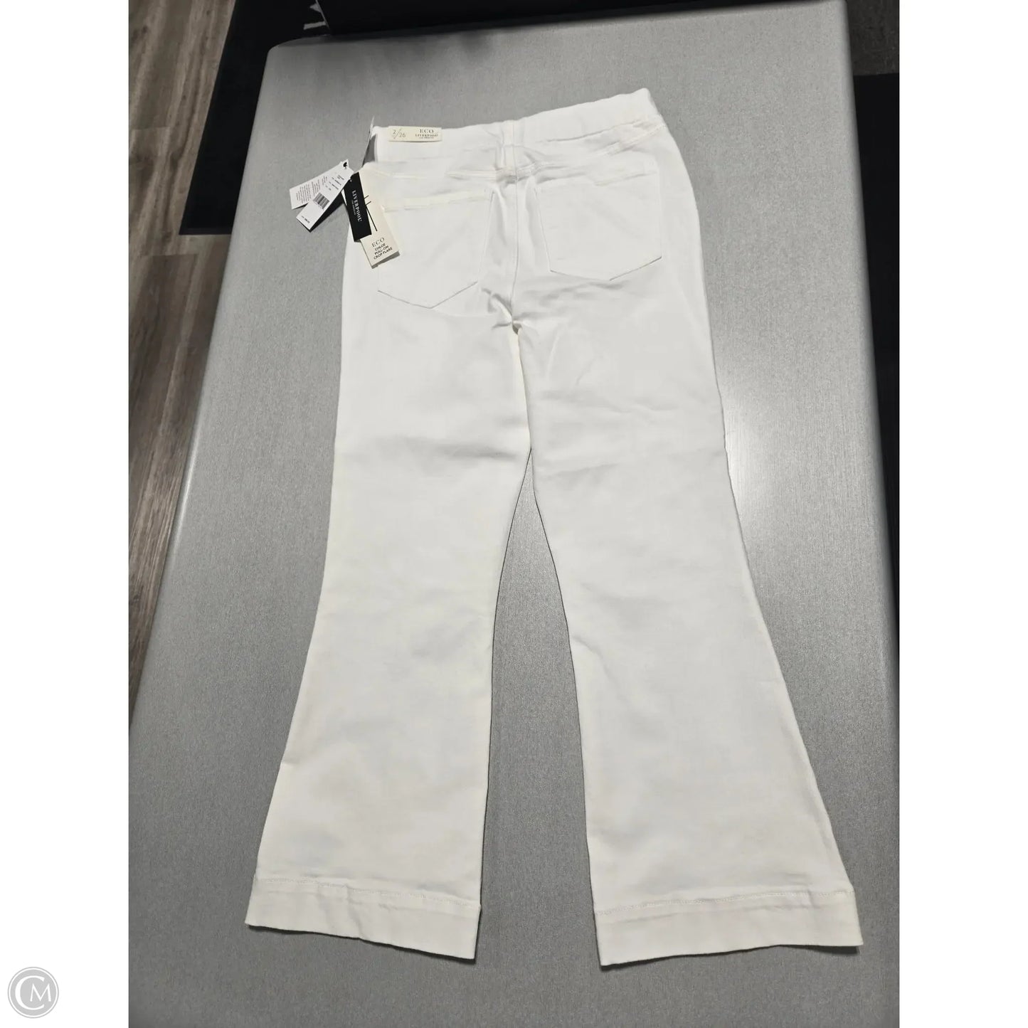 Jeans Flared By Liverpool In White Denim, Size: 2