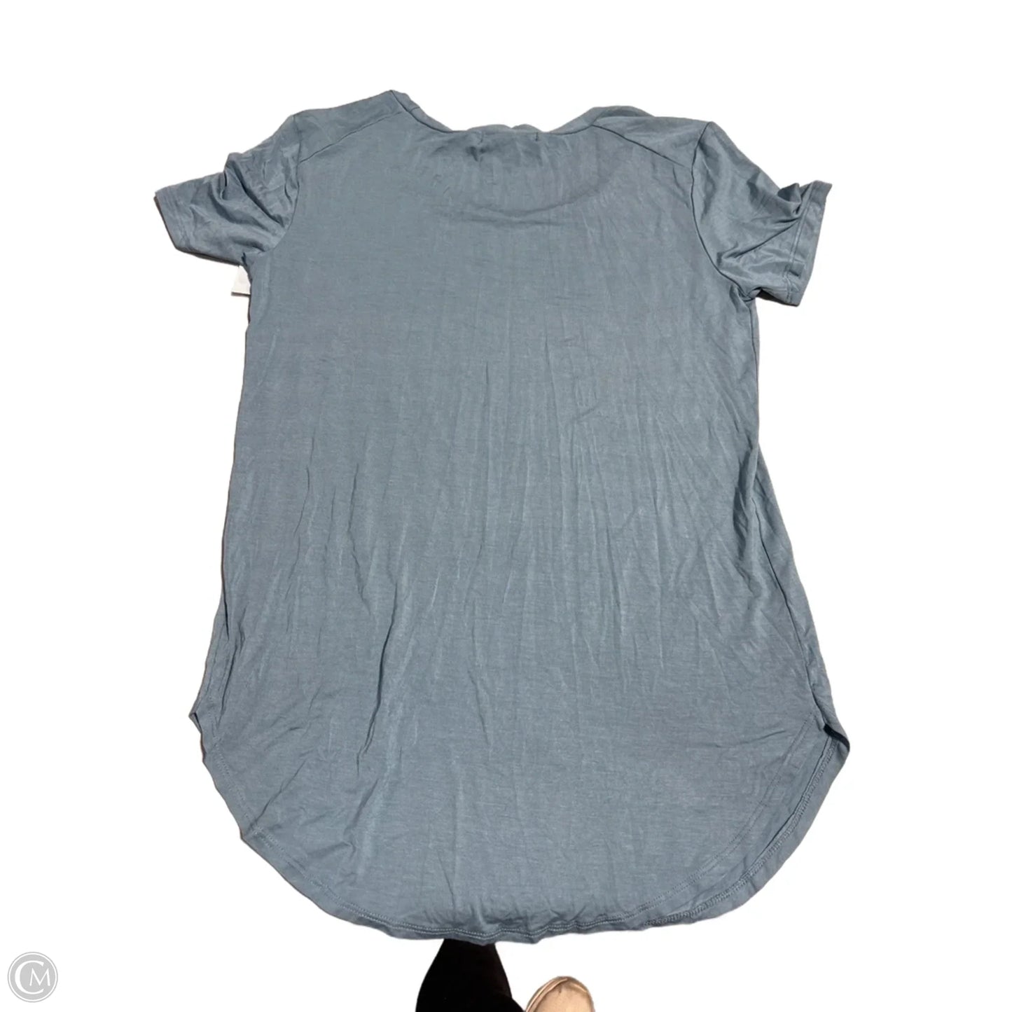 Top Short Sleeve Basic By Emmas Closet In Blue, Size: S