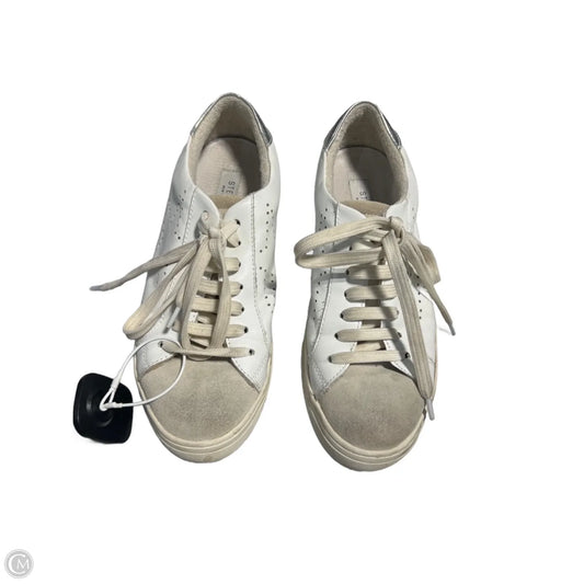 Shoes Sneakers By Steve Madden In White, Size: 7.5