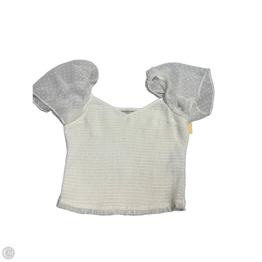 Top Short Sleeve By Abercrombie And Fitch In White, Size: M