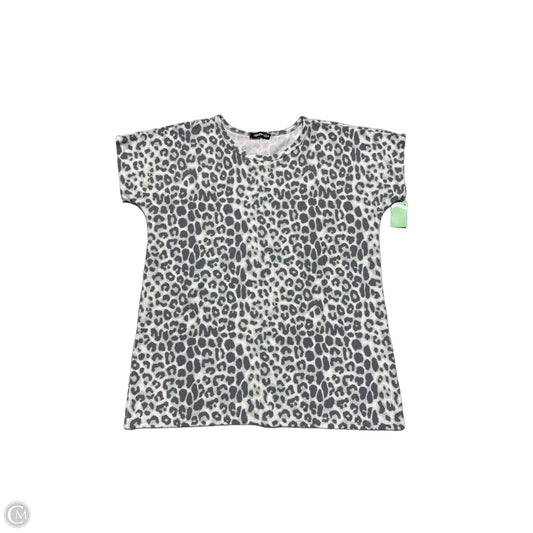 Top Short Sleeve By Heimish Usa In Animal Print, Size: M