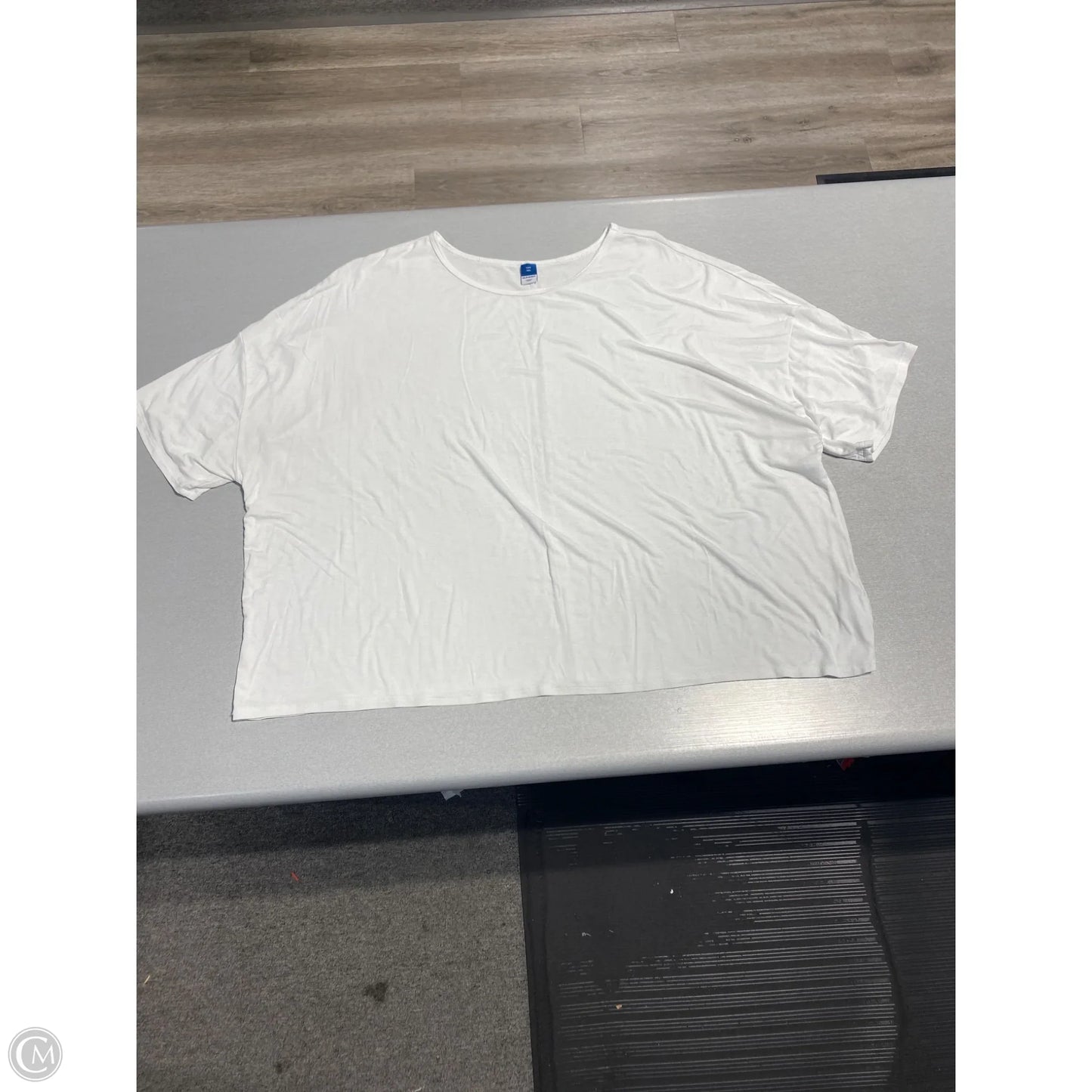 Top Short Sleeve By Old Navy In White, Size: Xxl