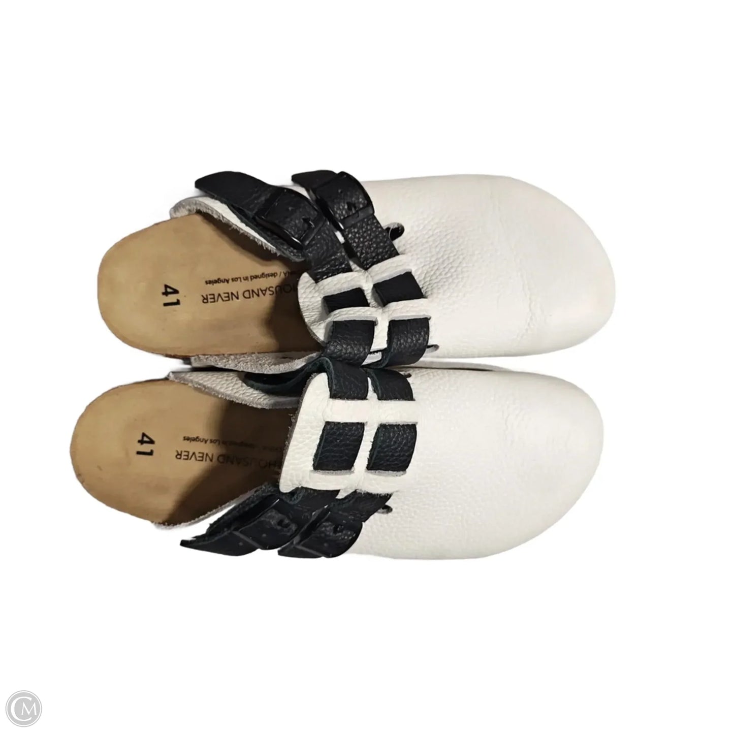 Shoes Flats By Cmc In White, Size: 10