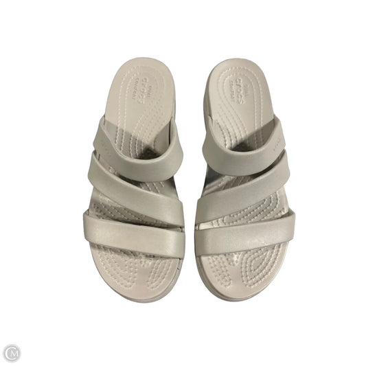 Sandals Flats By Crocs In Grey, Size: 7