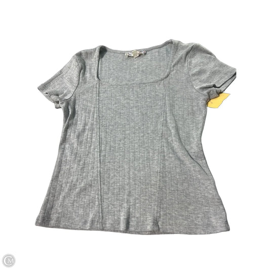 Top Short Sleeve By Pink Republic In Grey, Size: M