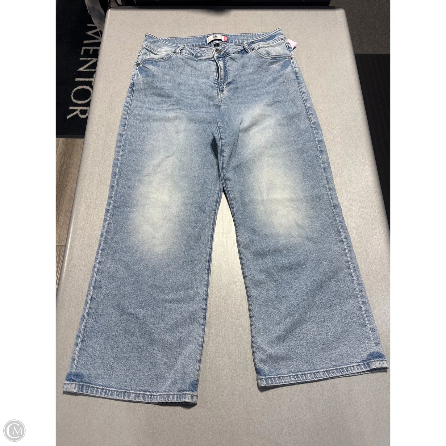 Jeans Cropped By Cabi In Blue Denim, Size: 12