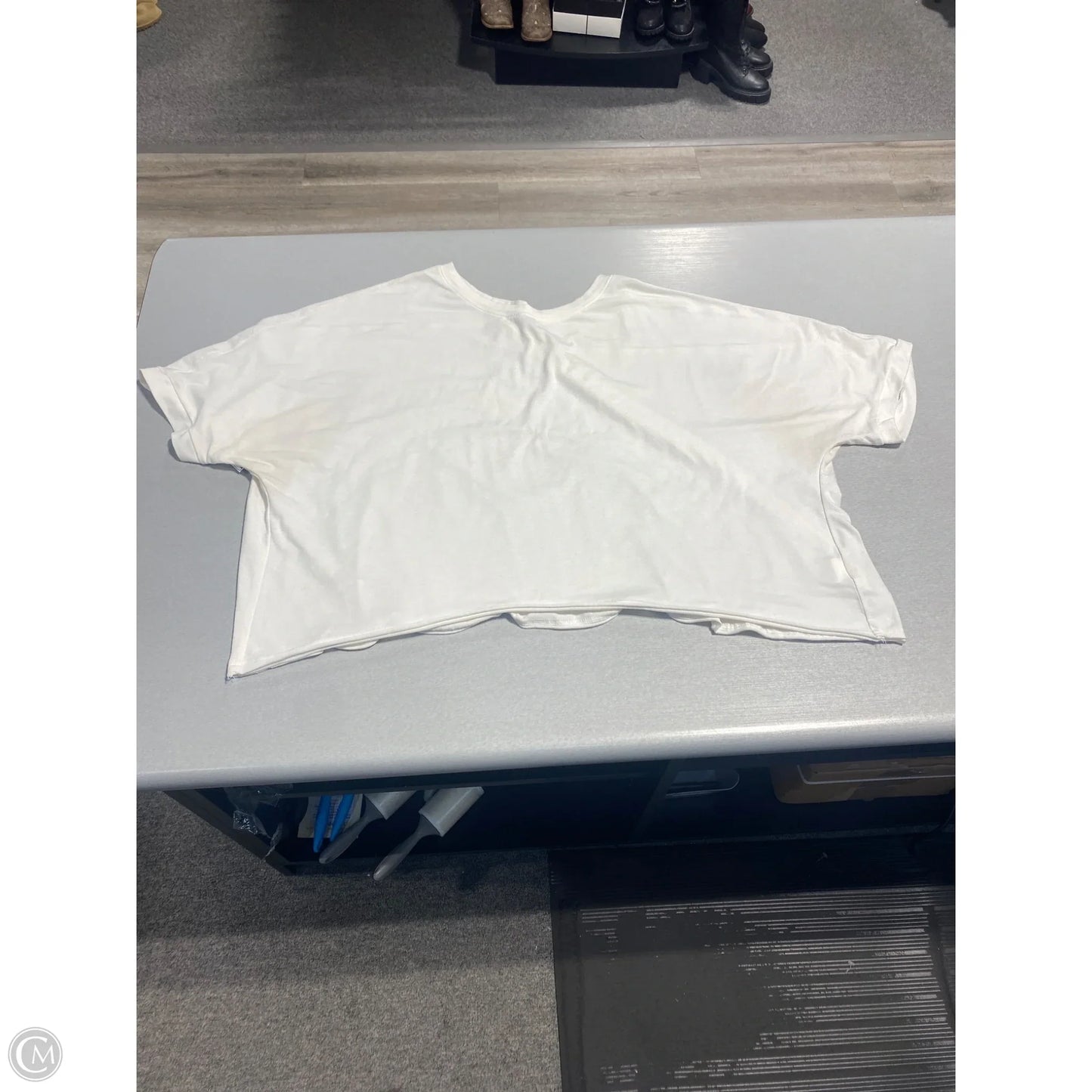 Top Short Sleeve Basic By Cmc In White, Size: M