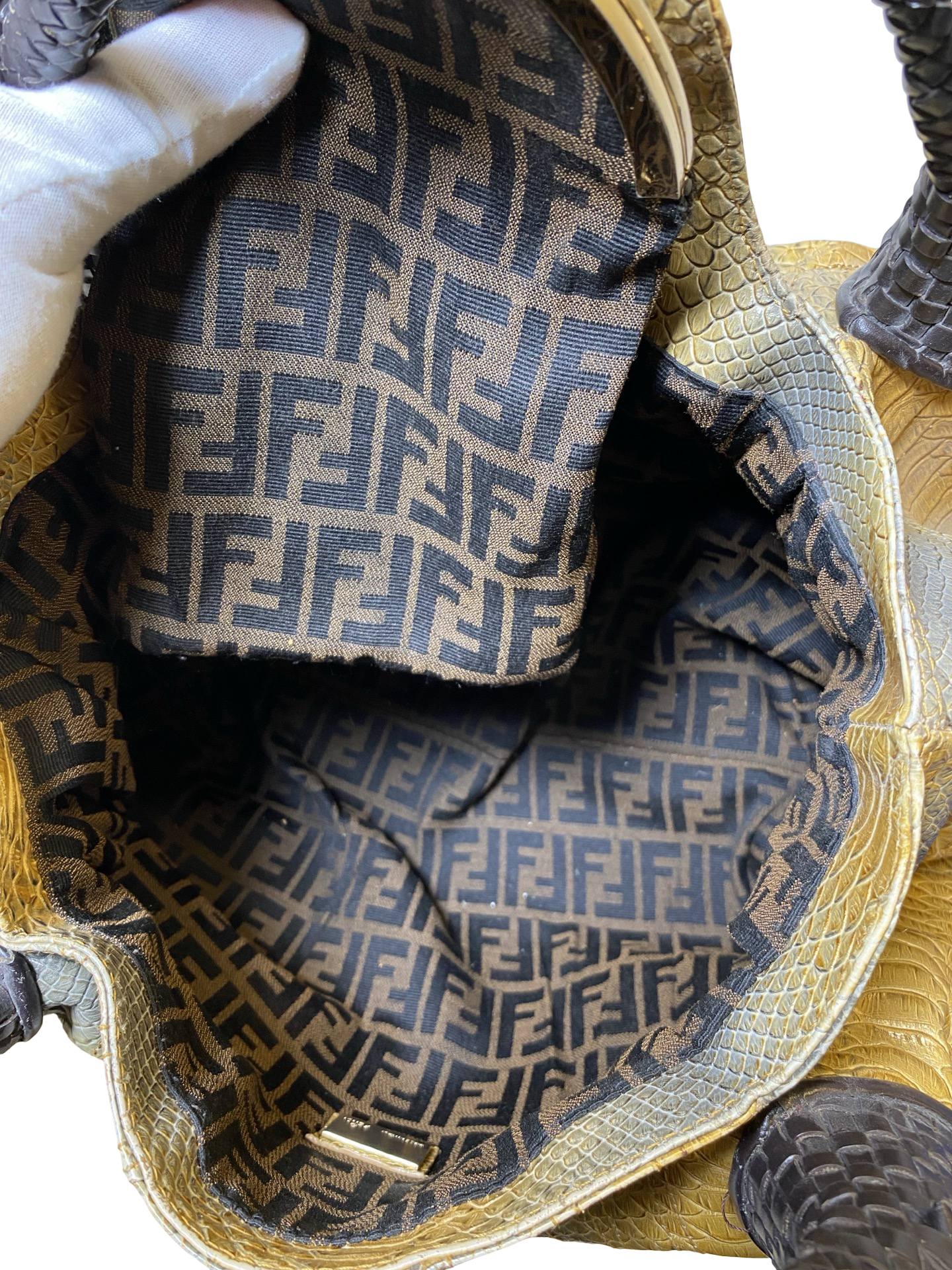 Handbag Luxury Designer By Fendi, Size: Medium