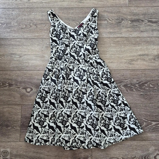 Dress Casual Short By Betsey Johnson In Black & White, Size: S