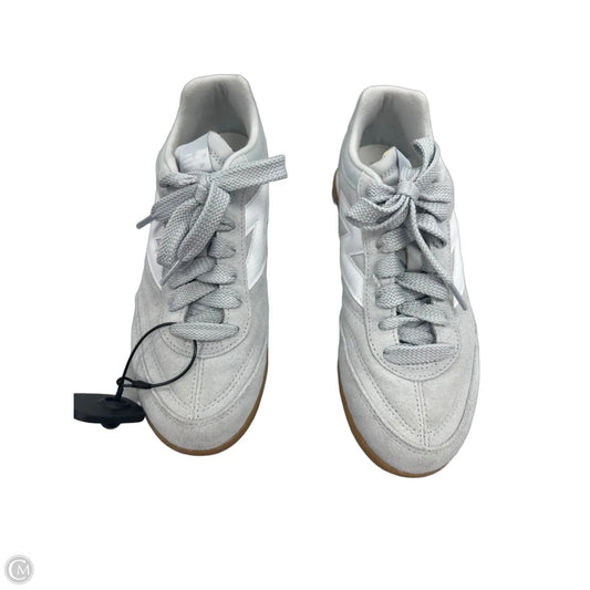 Shoes Sneakers By New Balance In Grey, Size: 7.5