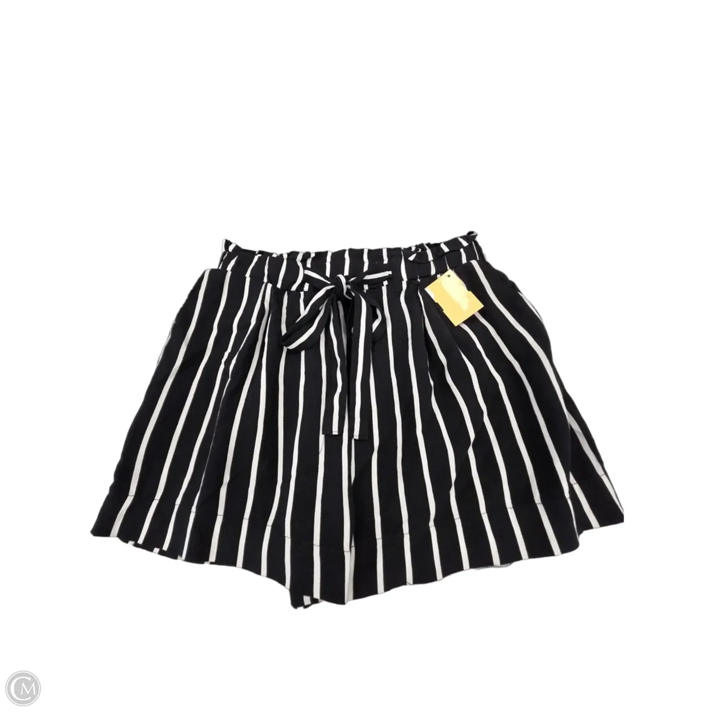 Shorts By Ambiance Apparel In Black & White, Size: 4