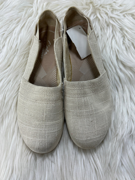 Shoes Flats By Clarks In Cream, Size:7