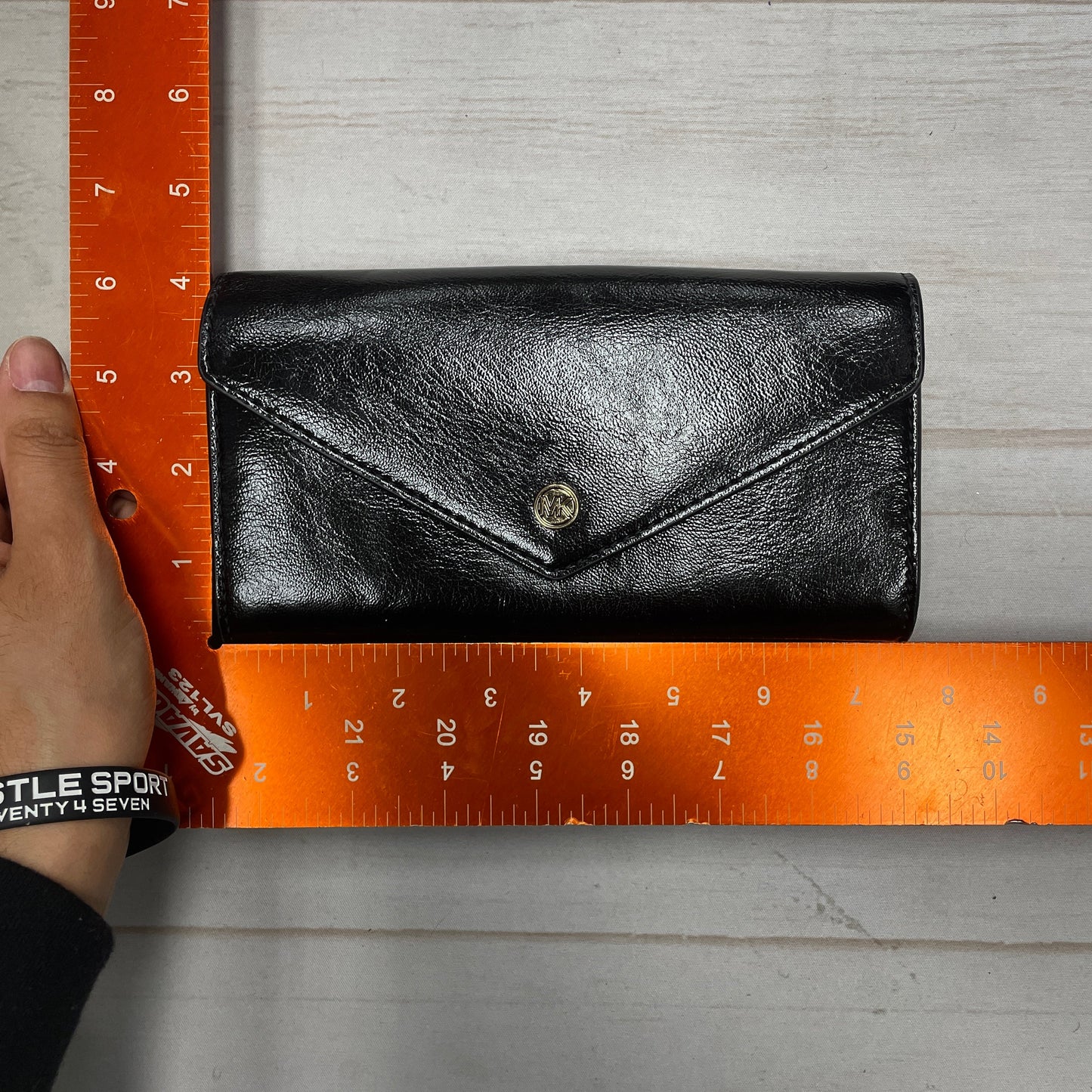 Wallet By Michael By Michael Kors, Size: Medium