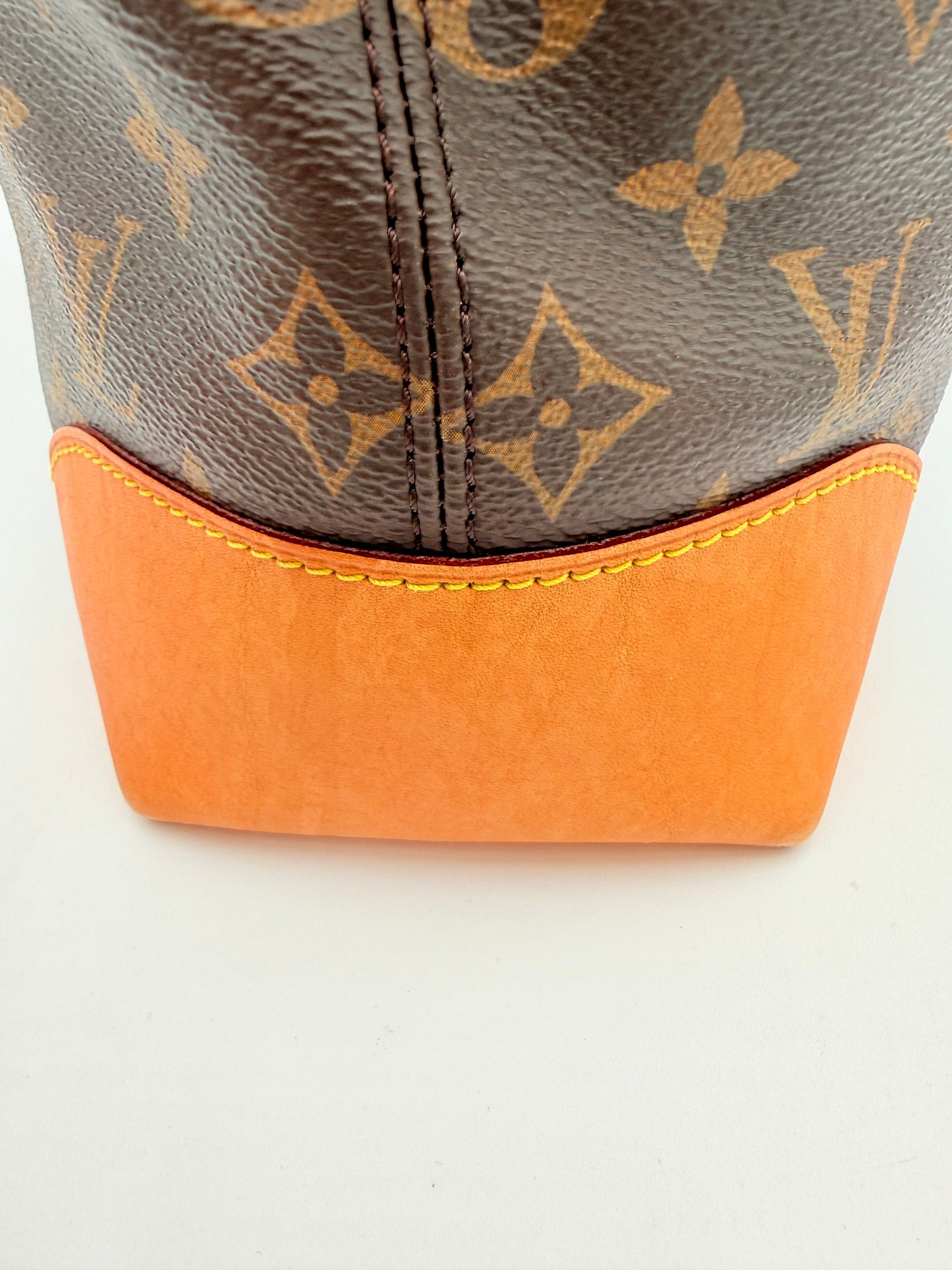 Handbag Luxury Designer By Louis Vuitton In Brown, Size:Medium