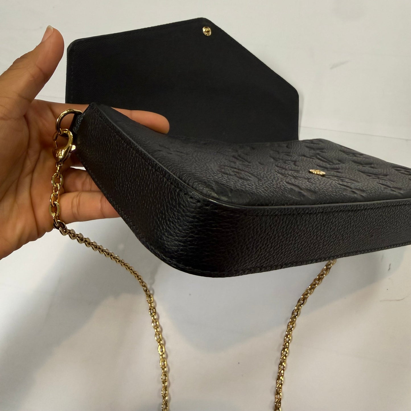 Crossbody Luxury Designer By Louis Vuitton, Size: Small