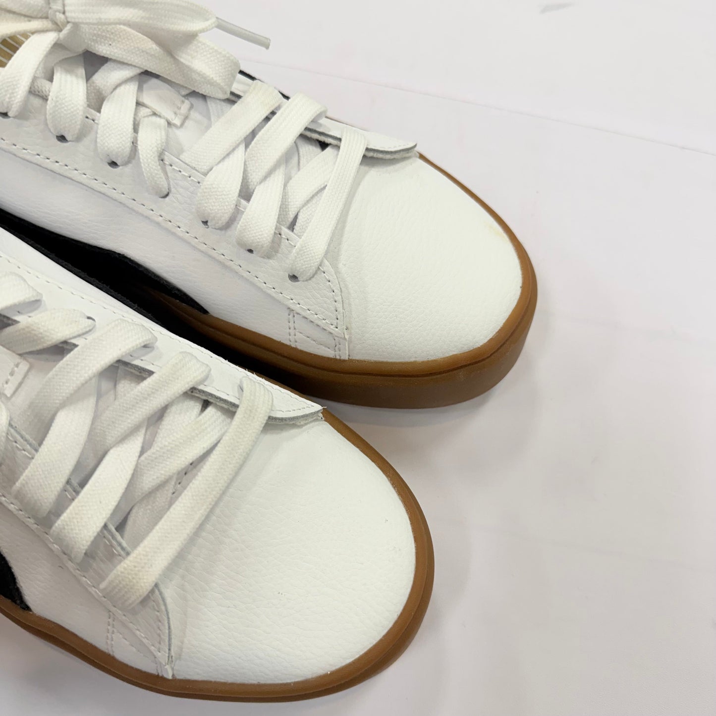 Shoes Sneakers By Puma In White, Size: 8