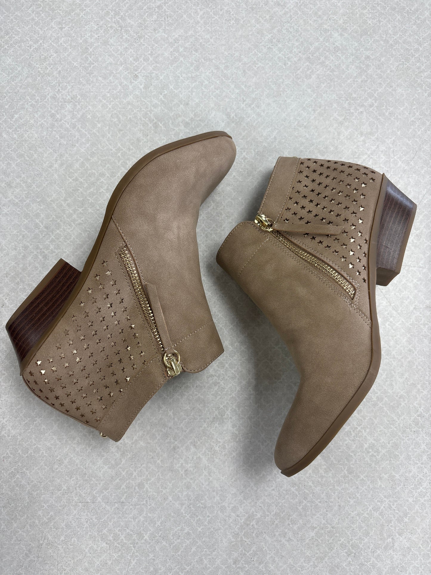 BOOTS ANKLE FLATS by SAM EDELMAN In TAN, Size: 6