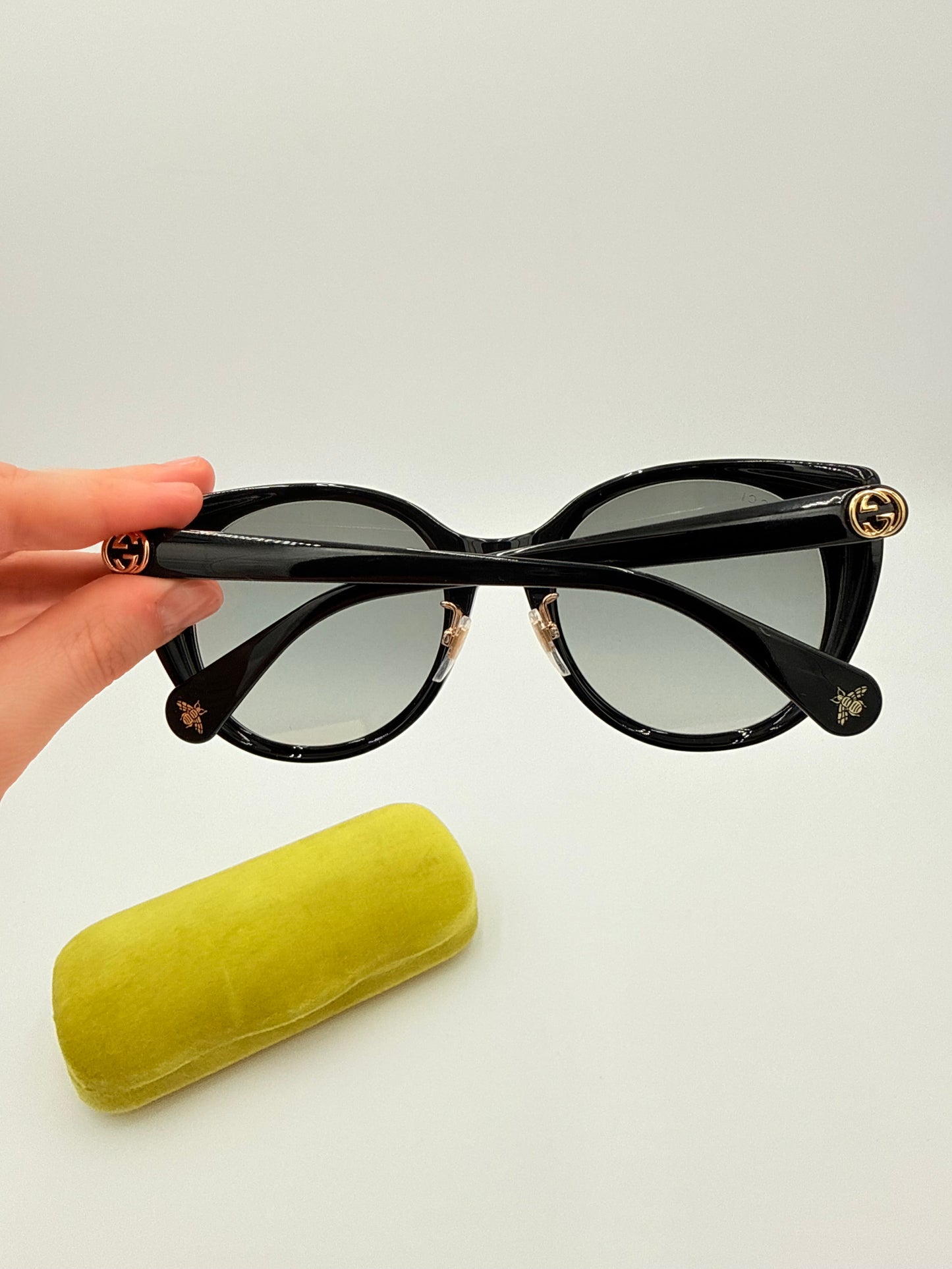 Sunglasses Luxury Designer By Gucci In Black, Size: