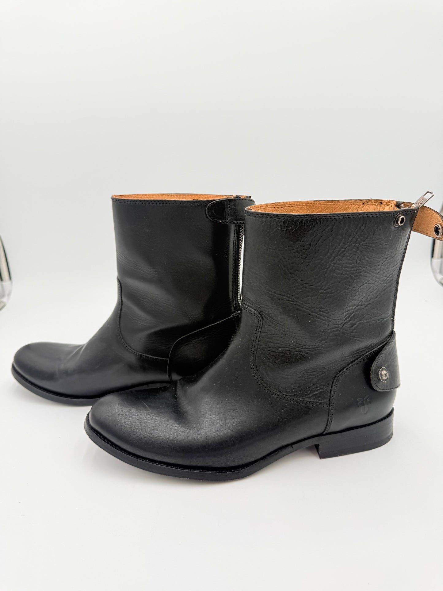 Boots Designer By Frye In Black, Size: 9.5