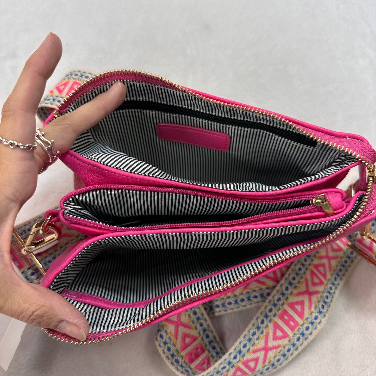 Crossbody By Clothes Mentor, Size: Small