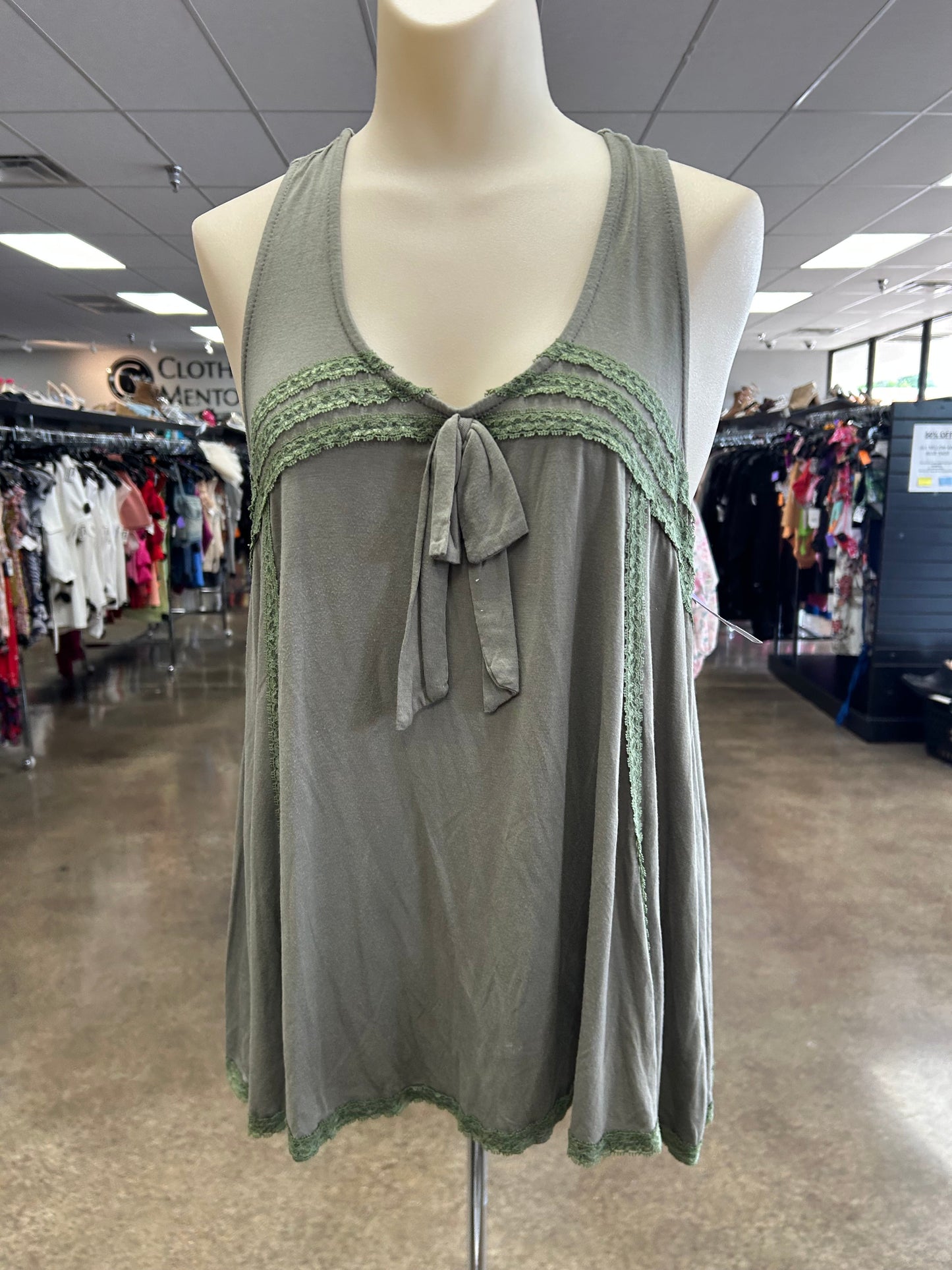 Top Sleeveless By Pol In Green, Size:S