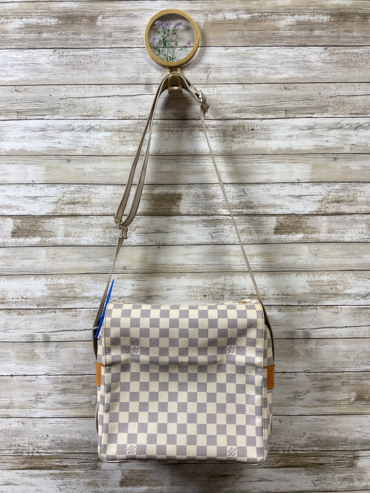 Handbag Luxury Designer By Louis Vuitton In Checkered Pattern, Size:Medium