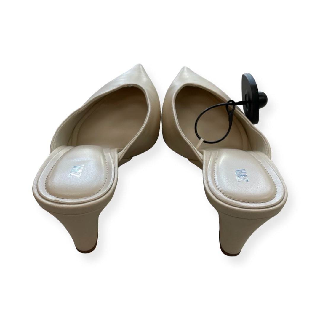 Shoes Heels Wedge By Zara In Cream, Size:7.5
