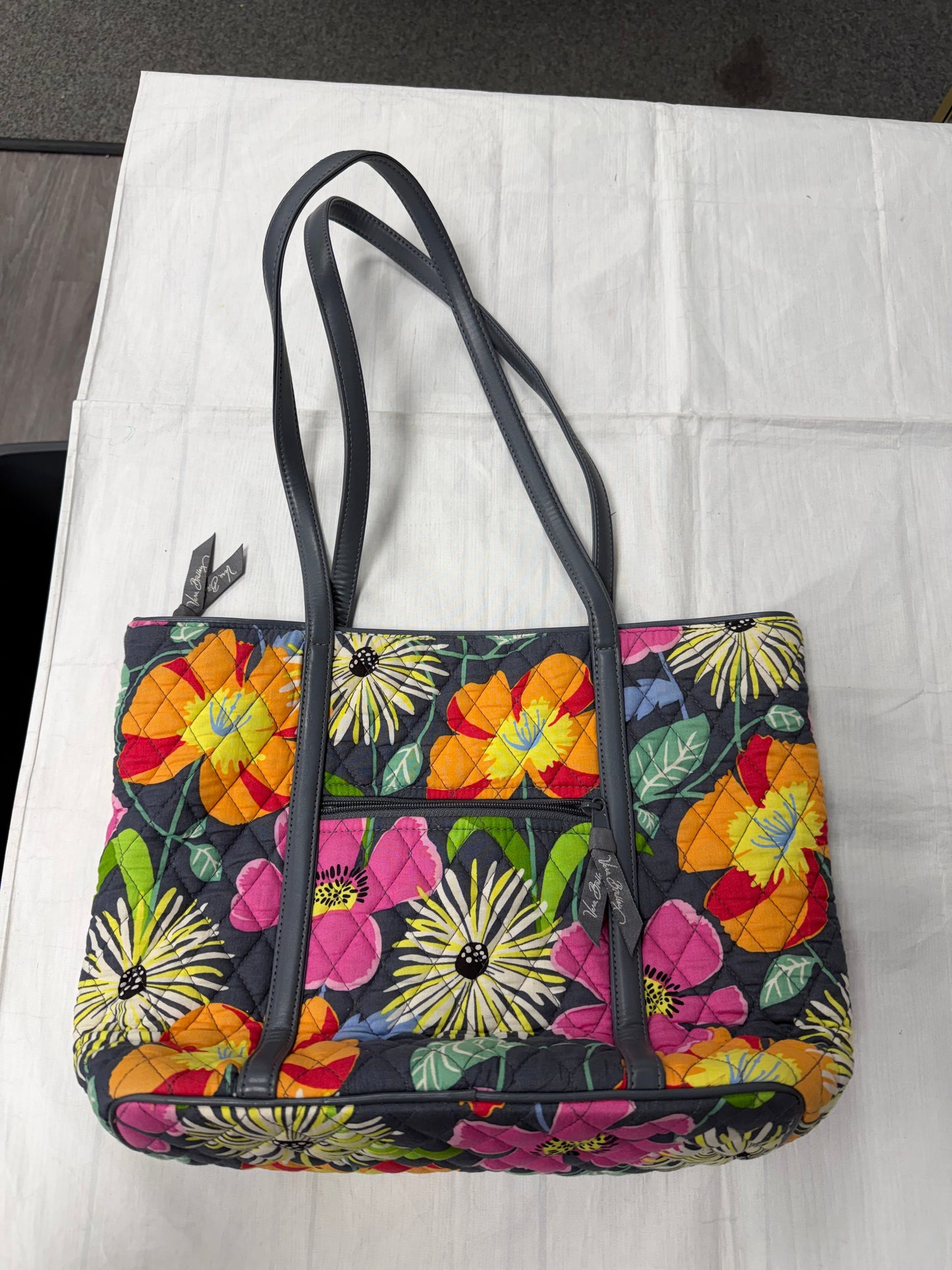 Handbag By Vera Bradley In Grey, Size:Medium
