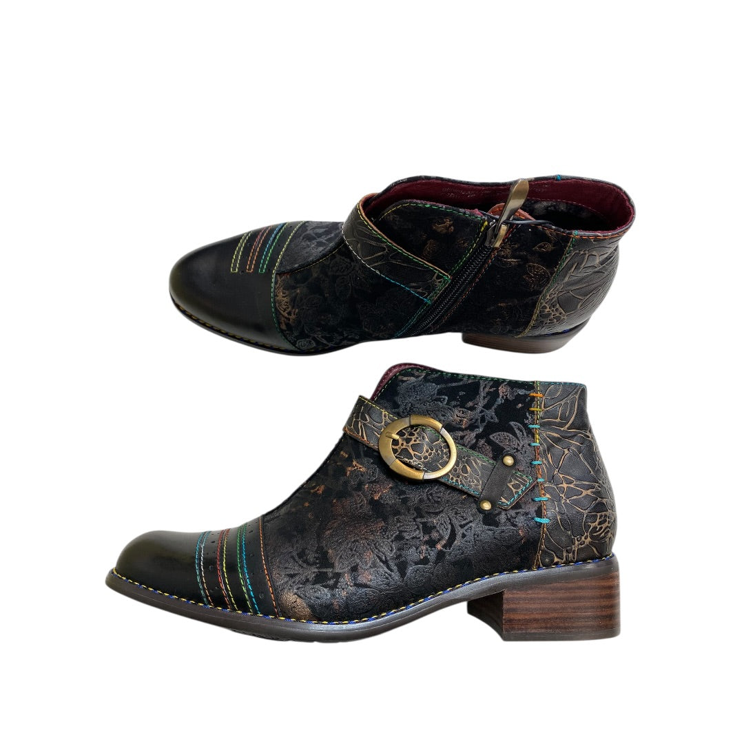 Boots Ankle Flats By Clothes Mentor In Multi, Size:9.5