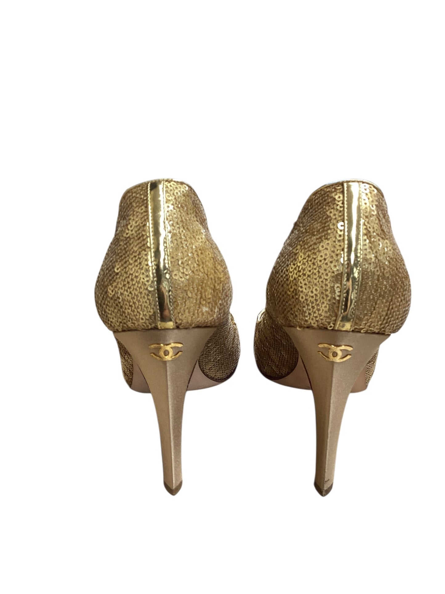 Shoes Luxury Designer By Chanel In Gold