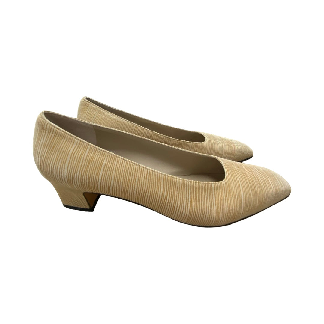 Shoes Luxury Designer By Ferragamo In Beige, Size:8.5