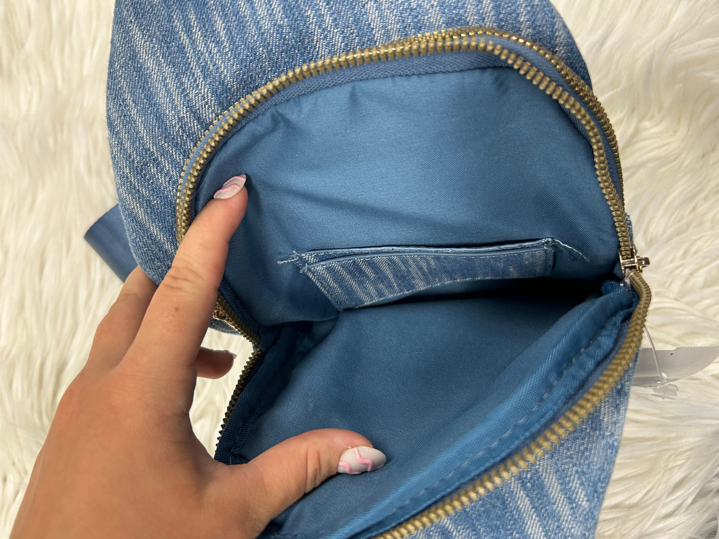 Belt Bag By Clothes Mentor In Blue Denim, Size:Medium