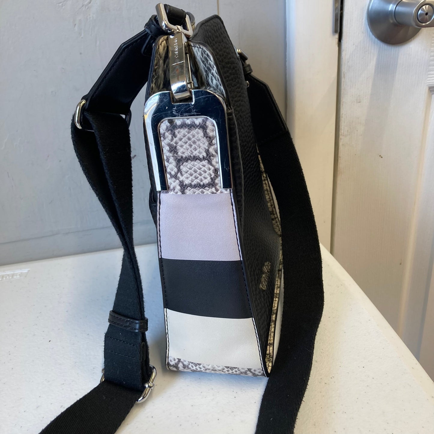 Crossbody Leather By Calvin Klein In Animal Print, Size:Small