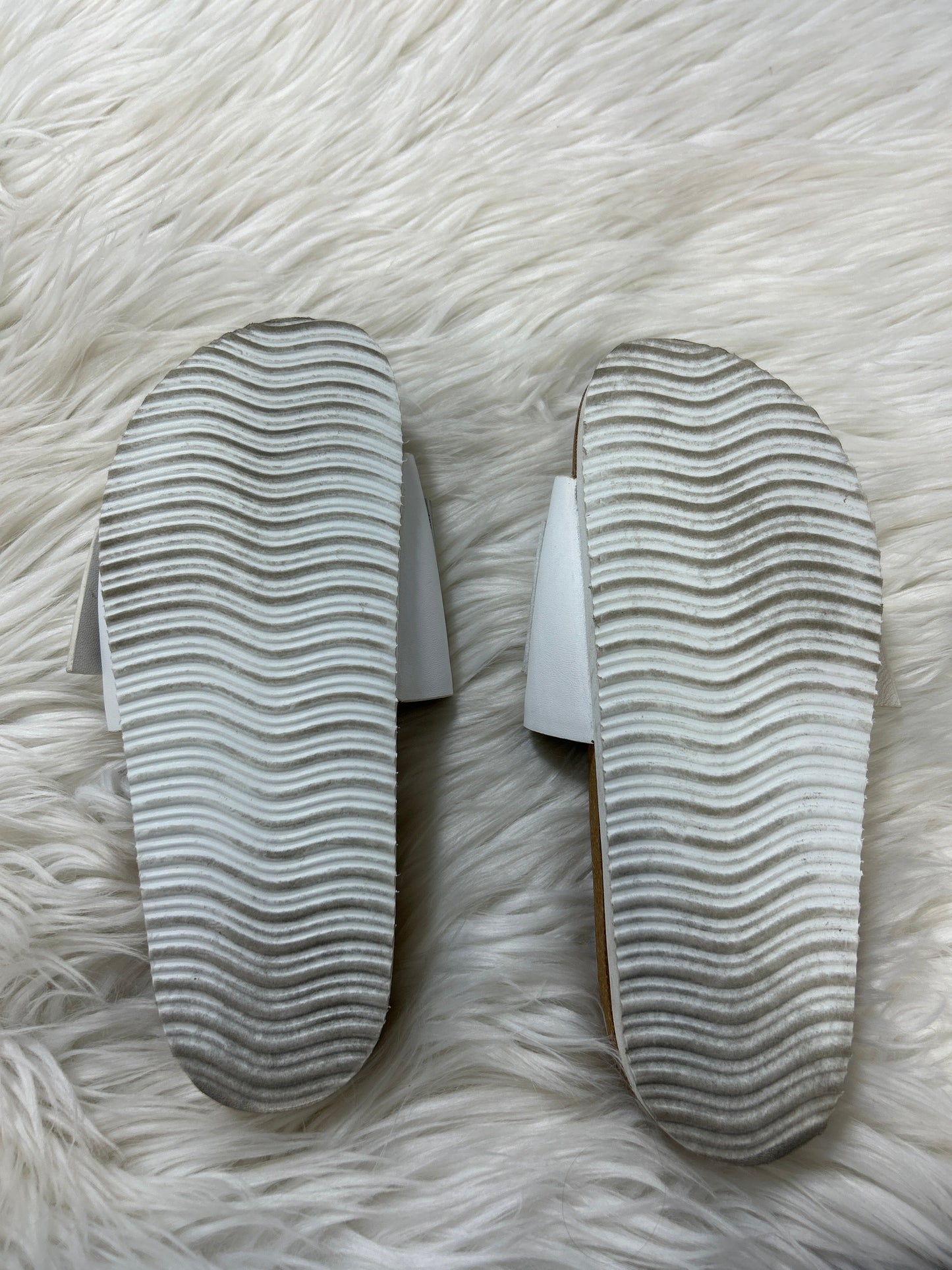 Sandals Flats By Cmc In White, Size:6.5