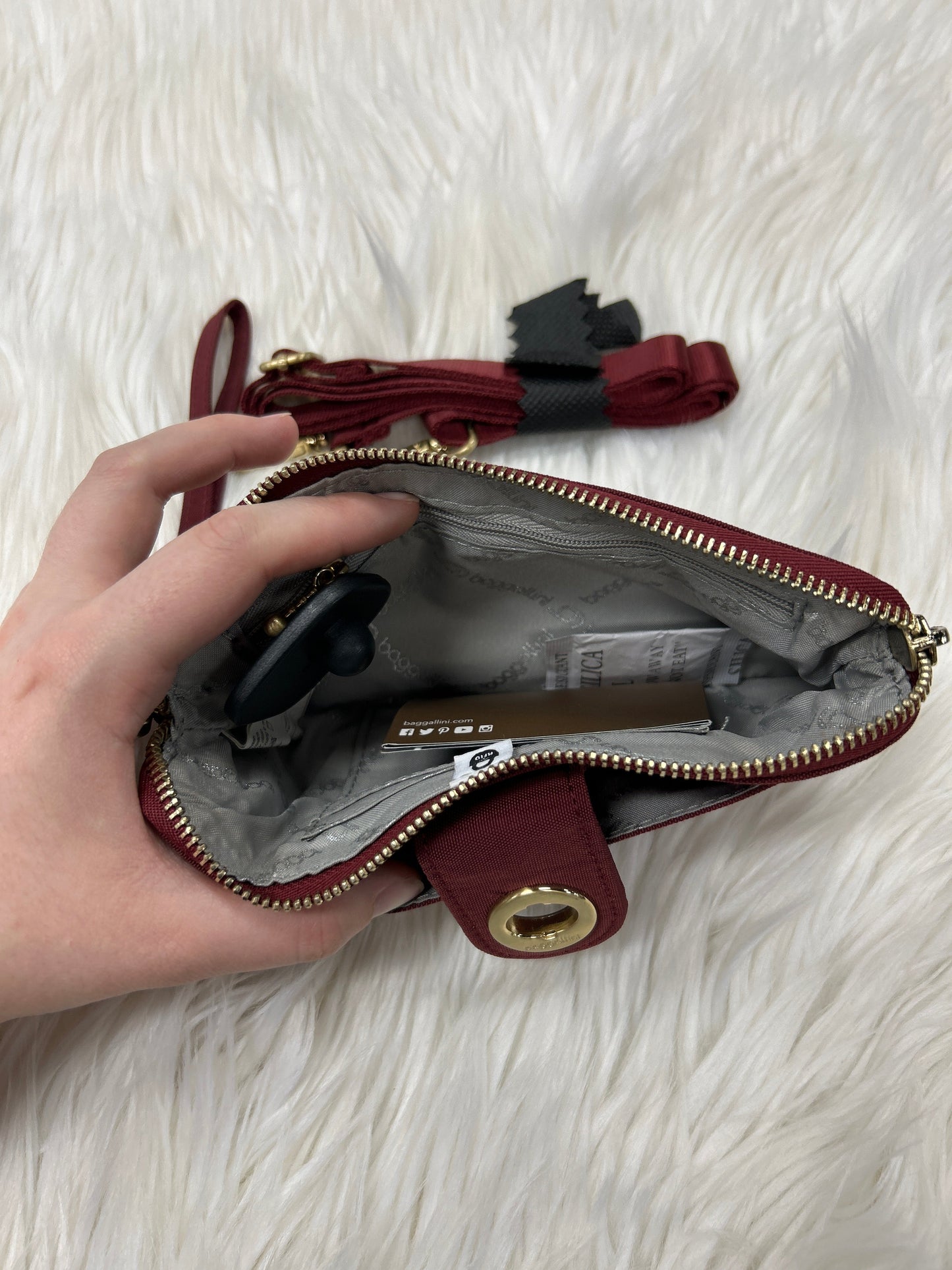 Crossbody By Baggallini In Red, Size:Small