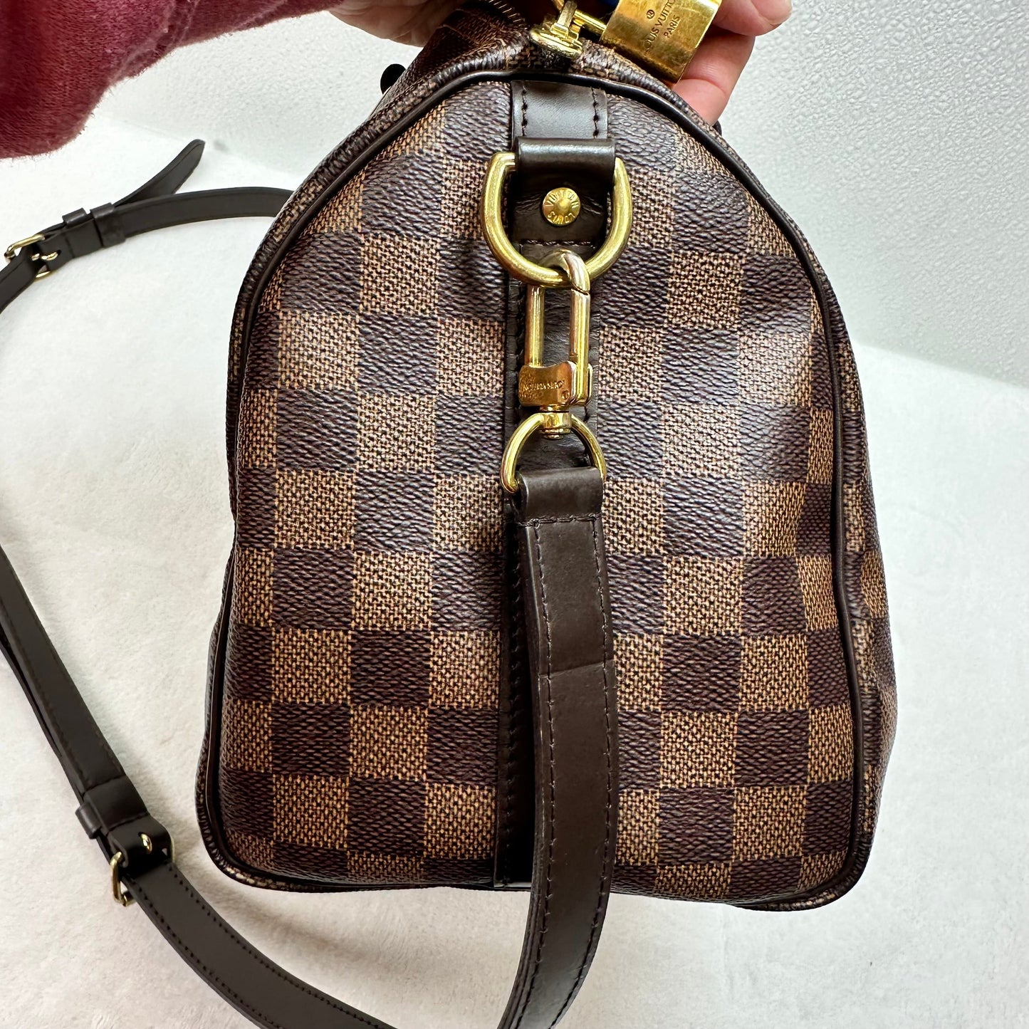 Crossbody Luxury Designer By Louis Vuitton, Size: Small