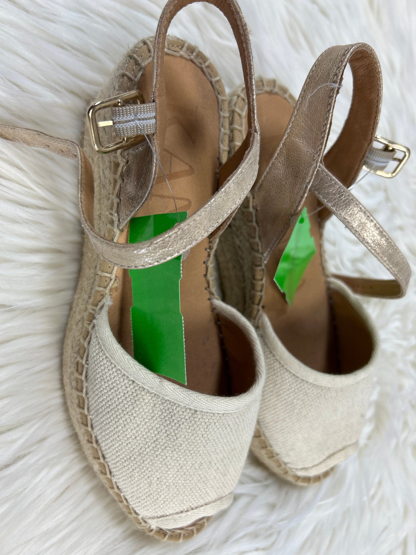 Sandals Heels Wedge By Clothes Mentor In Cream, Size:5