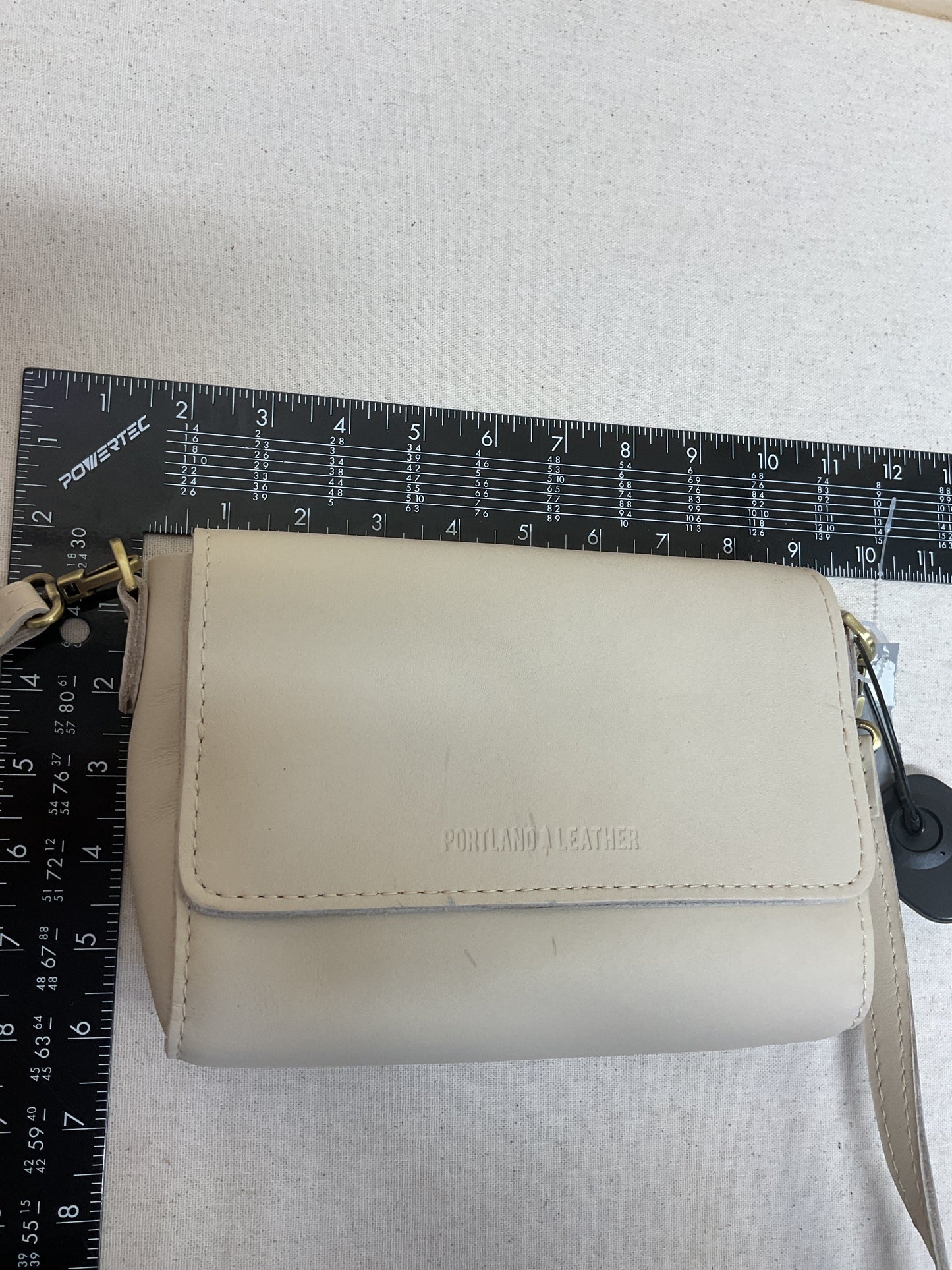 Crossbody Leather By Cma In Cream, Size:Small